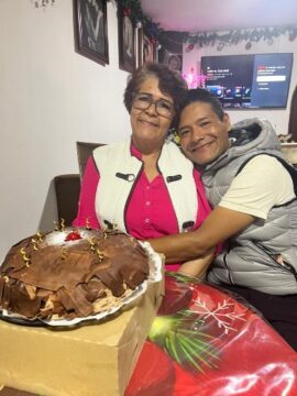 Imágenes para rendir homenaje a persona finada, estas pueden variar en su contenido.