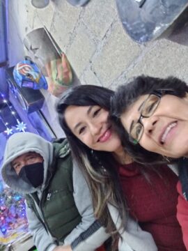 Imágenes para rendir homenaje a persona finada, estas pueden variar en su contenido.