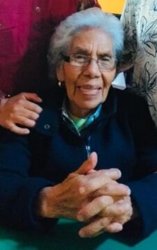 Imágenes para rendir homenaje a persona finada, estas pueden variar en su contenido.