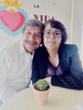 Imágenes para rendir homenaje a persona finada, estas pueden variar en su contenido.