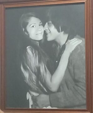 Imágenes para rendir homenaje a persona finada, estas pueden variar en su contenido.