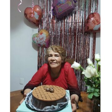 Imágenes para rendir homenaje a persona finada, estas pueden variar en su contenido.