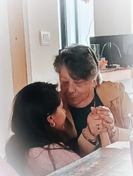 Imágenes para rendir homenaje a persona finada, estas pueden variar en su contenido.