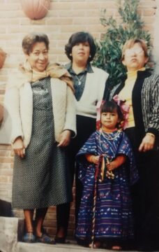 Imágenes para rendir homenaje a persona finada, estas pueden variar en su contenido.