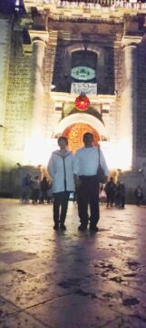 Imágenes para rendir homenaje a persona finada, estas pueden variar en su contenido.