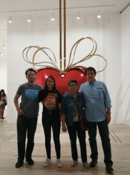 Imágenes para rendir homenaje a persona finada, estas pueden variar en su contenido.