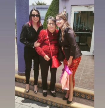 Imágenes para rendir homenaje a persona finada, estas pueden variar en su contenido.