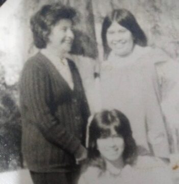 Imágenes para rendir homenaje a persona finada, estas pueden variar en su contenido.