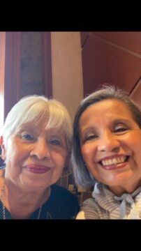 Imágenes para rendir homenaje a persona finada, estas pueden variar en su contenido.