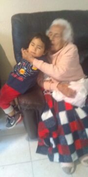 Imágenes para rendir homenaje a persona finada, estas pueden variar en su contenido.