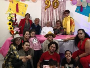 Imágenes para rendir homenaje a persona finada, estas pueden variar en su contenido.