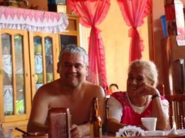 Imágenes para rendir homenaje a persona finada, estas pueden variar en su contenido.