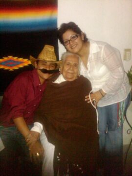 Imágenes para rendir homenaje a persona finada, estas pueden variar en su contenido.