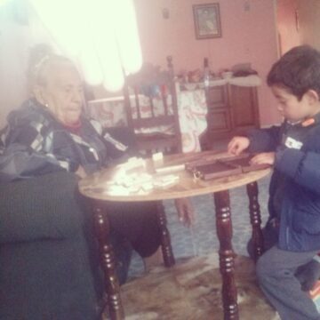 Imágenes para rendir homenaje a persona finada, estas pueden variar en su contenido.