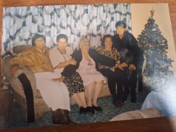 Imágenes para rendir homenaje a persona finada, estas pueden variar en su contenido.