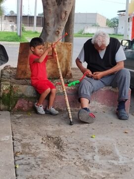 Imágenes para rendir homenaje a persona finada, estas pueden variar en su contenido.