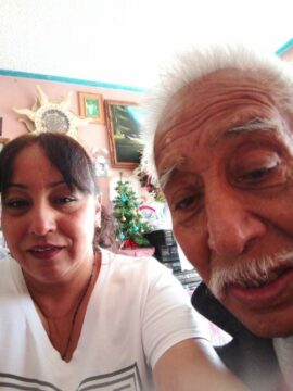 Imágenes para rendir homenaje a persona finada, estas pueden variar en su contenido.