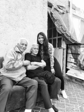 Imágenes para rendir homenaje a persona finada, estas pueden variar en su contenido.