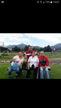 Imágenes para rendir homenaje a persona finada, estas pueden variar en su contenido.