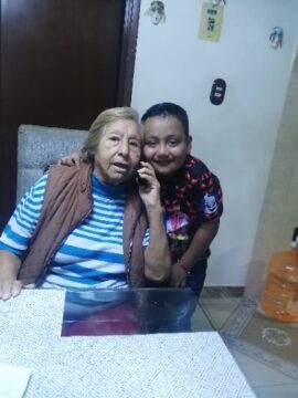 Imágenes para rendir homenaje a persona finada, estas pueden variar en su contenido.