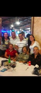 Imágenes para rendir homenaje a persona finada, estas pueden variar en su contenido.