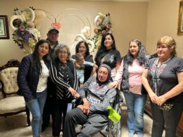 Imágenes para rendir homenaje a persona finada, estas pueden variar en su contenido.