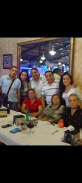 Imágenes para rendir homenaje a persona finada, estas pueden variar en su contenido.