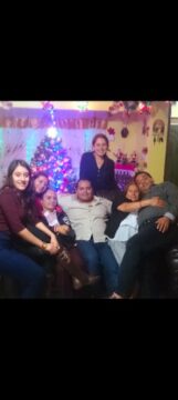 Imágenes para rendir homenaje a persona finada, estas pueden variar en su contenido.