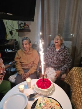 Imágenes para rendir homenaje a persona finada, estas pueden variar en su contenido.