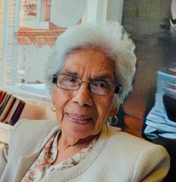 Imágenes para rendir homenaje a persona finada, estas pueden variar en su contenido.