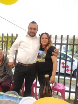 Imágenes para rendir homenaje a persona finada, estas pueden variar en su contenido.