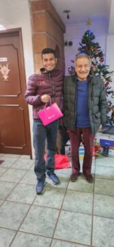 Imágenes para rendir homenaje a persona finada, estas pueden variar en su contenido.