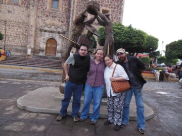 Imágenes para rendir homenaje a persona finada, estas pueden variar en su contenido.