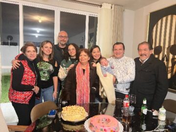 Imágenes para rendir homenaje a persona finada, estas pueden variar en su contenido.