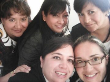 Imágenes para rendir homenaje a persona finada, estas pueden variar en su contenido.
