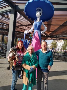 Imágenes para rendir homenaje a persona finada, estas pueden variar en su contenido.