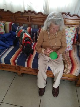 Imágenes para rendir homenaje a persona finada, estas pueden variar en su contenido.