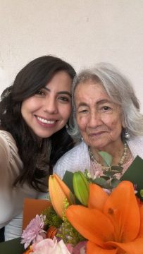 Imágenes para rendir homenaje a persona finada, estas pueden variar en su contenido.