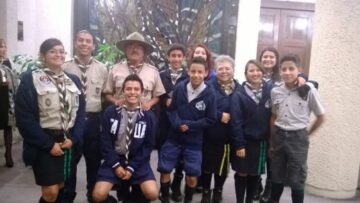 Imágenes para rendir homenaje a persona finada, estas pueden variar en su contenido.