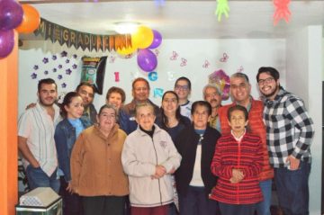 Imágenes para rendir homenaje a persona finada, estas pueden variar en su contenido.