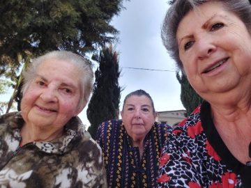 Imágenes para rendir homenaje a persona finada, estas pueden variar en su contenido.