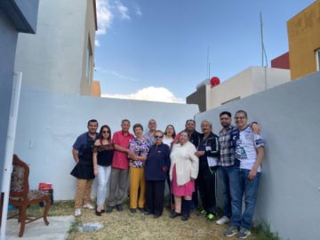 Imágenes para rendir homenaje a persona finada, estas pueden variar en su contenido.