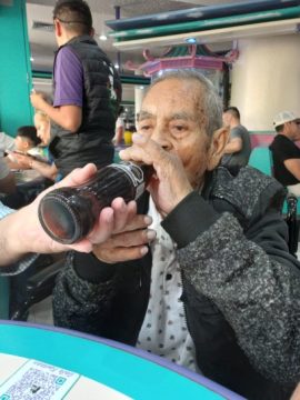 Imágenes para rendir homenaje a persona finada, estas pueden variar en su contenido.