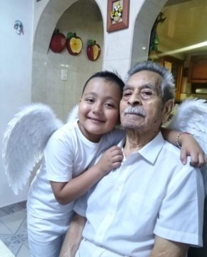 Imágenes para rendir homenaje a persona finada, estas pueden variar en su contenido.