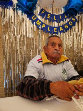 Imágenes para rendir homenaje a persona finada, estas pueden variar en su contenido.