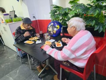 Imágenes para rendir homenaje a persona finada, estas pueden variar en su contenido.