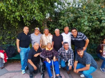 Imágenes para rendir homenaje a persona finada, estas pueden variar en su contenido.