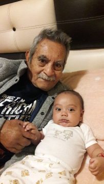 Imágenes para rendir homenaje a persona finada, estas pueden variar en su contenido.