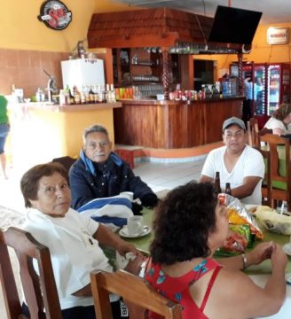 Imágenes para rendir homenaje a persona finada, estas pueden variar en su contenido.