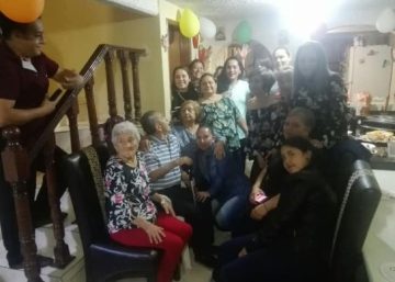 Imágenes para rendir homenaje a persona finada, estas pueden variar en su contenido.